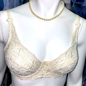 Champagne Lace by Vivien